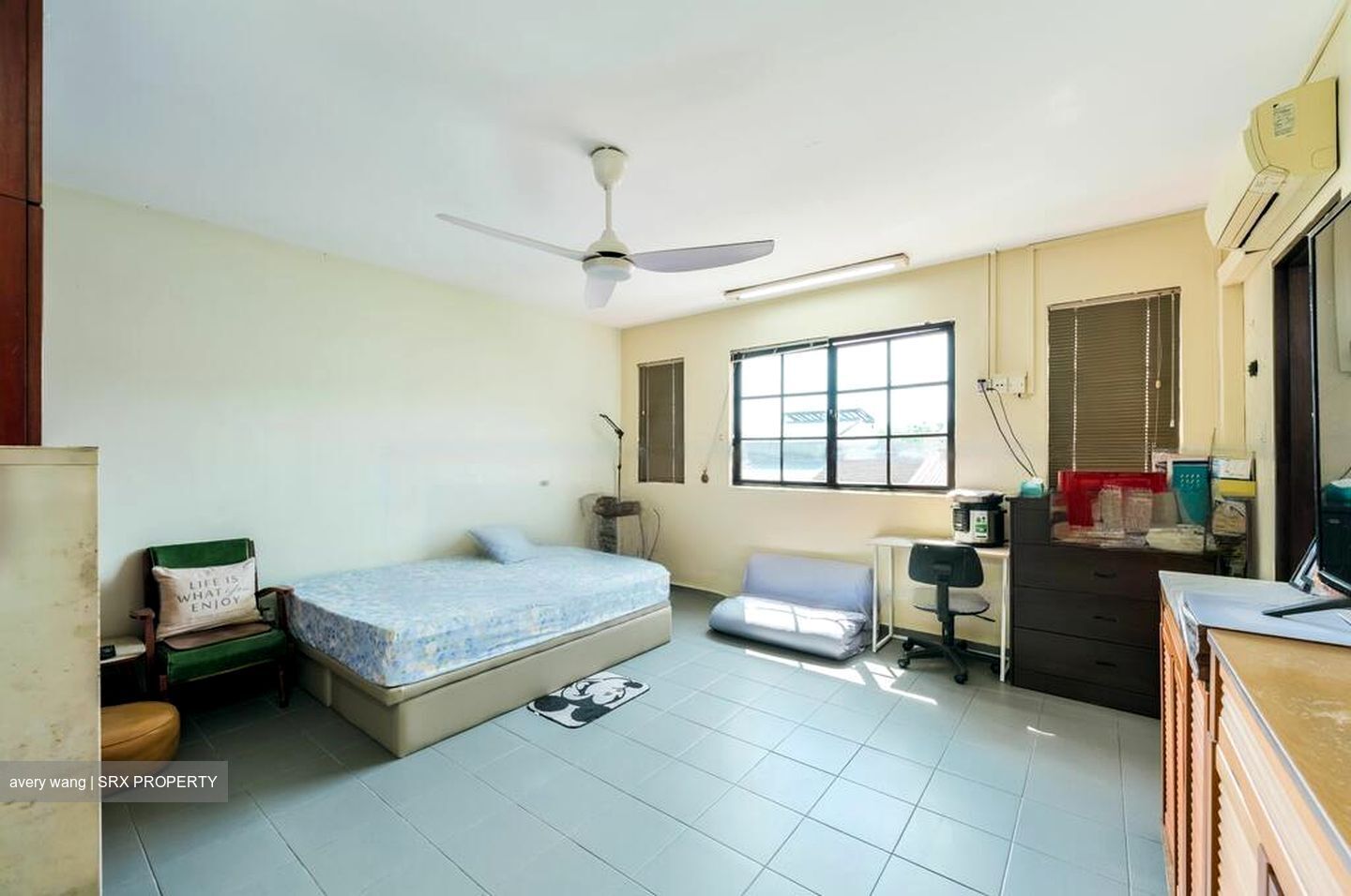 People's Garden (D19), Terrace #470702831